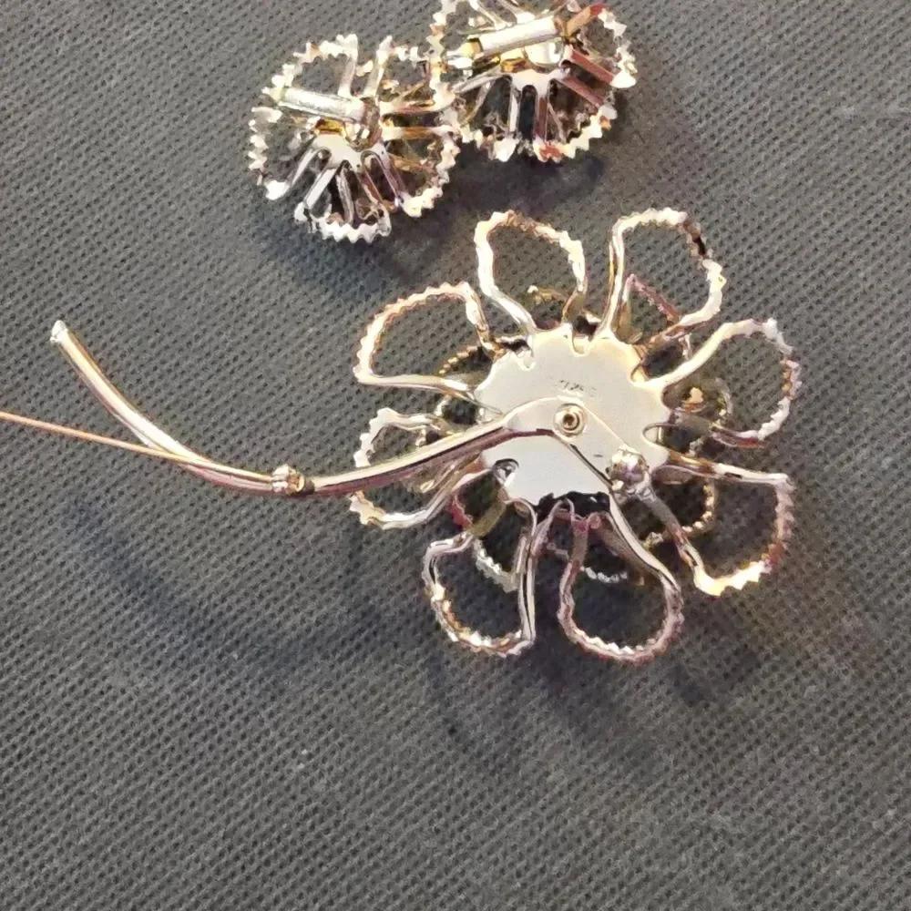 Sarah Coventry Allusion 1968 AB Brooch & Clip Earrings Set w/ Box.